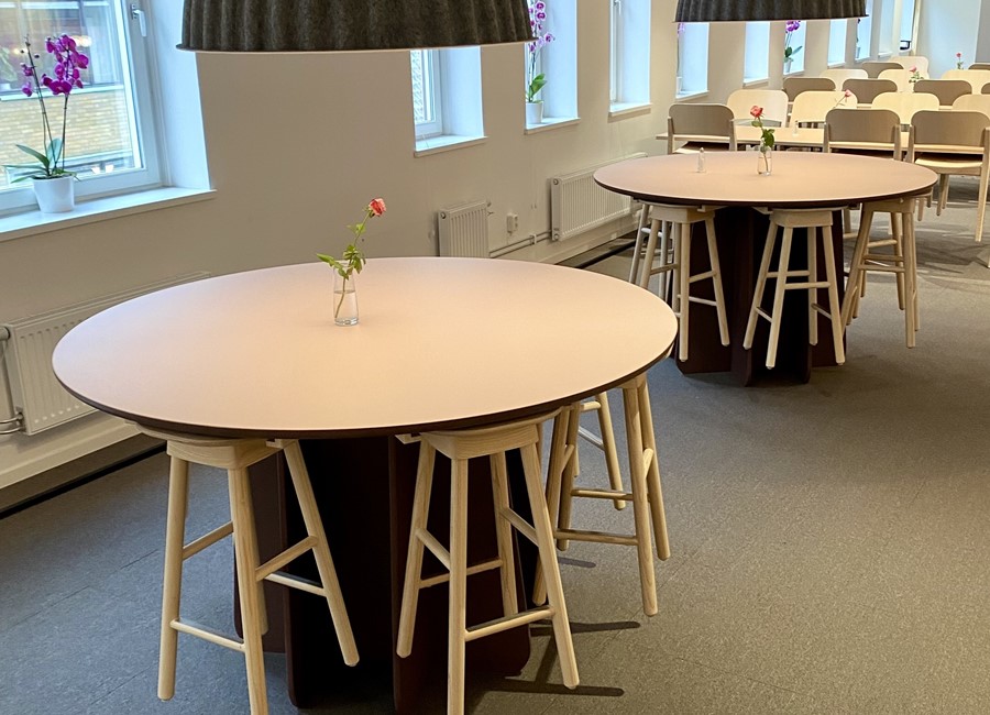 Pelarbordet helt i trä, Funghi, med mycket låga co2-utsläpp