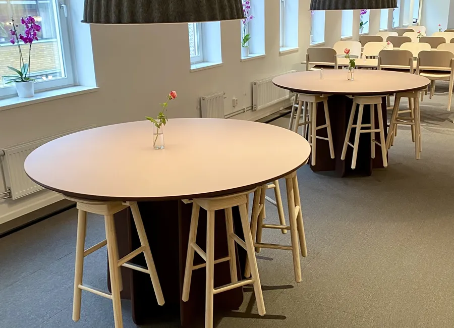 Pelarbordet helt i trä, Funghi, med mycket låga co2-utsläpp