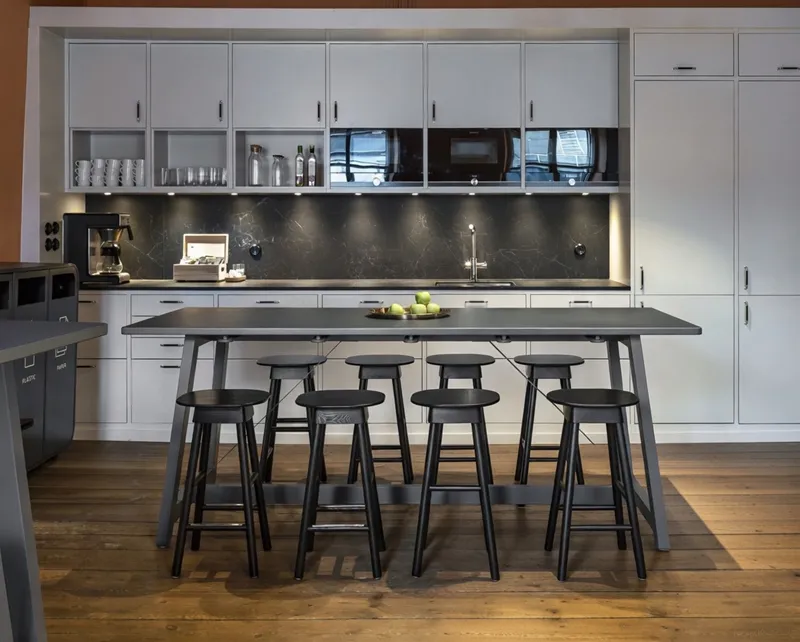 grok-image-03c3734d-8a5d-42cd-b3ec-048fb1a6b472