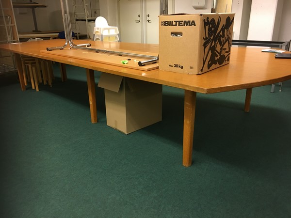 Inredia konfbord, före