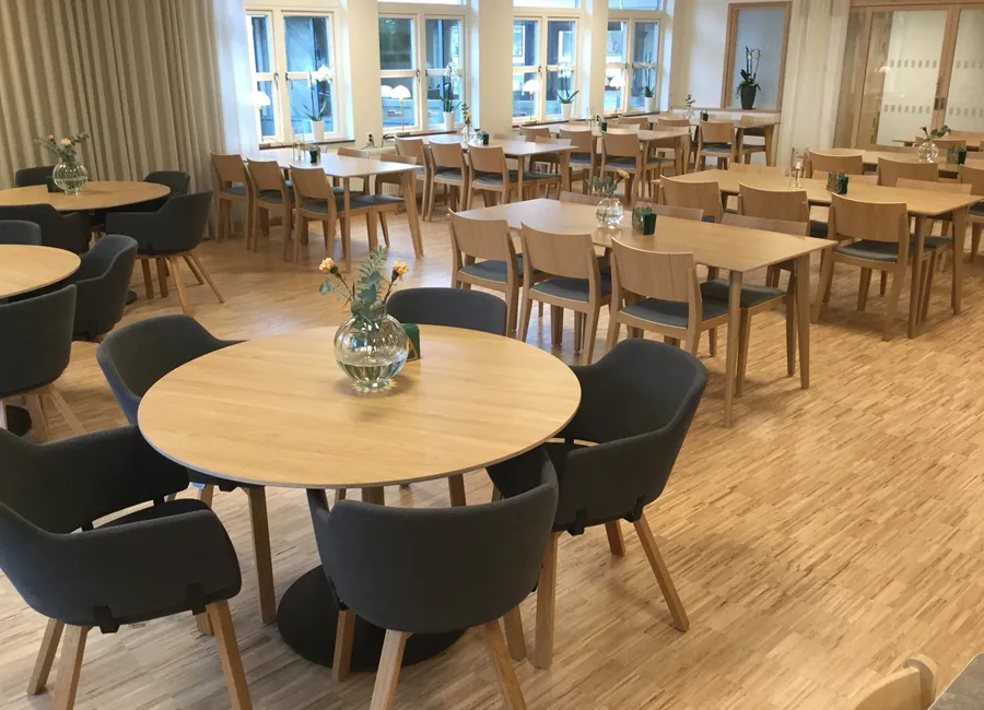 Sarek ekfaner Tova klädd blues ek John